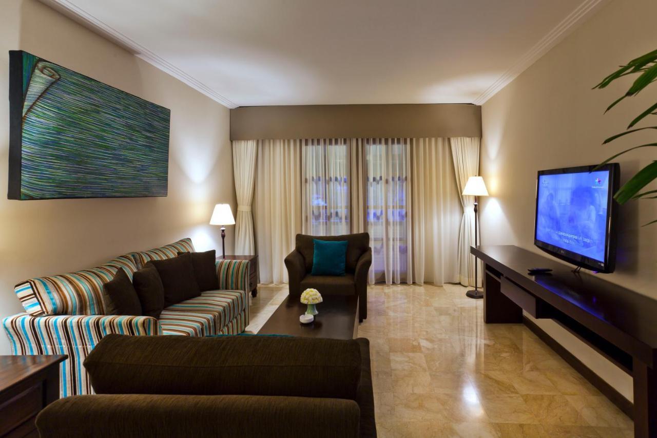 White Rose Kuta Resort, & Hotel 4*